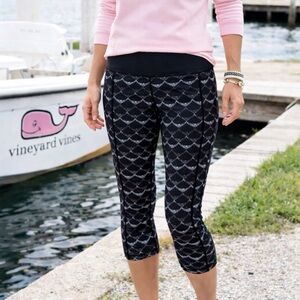 Vineyard Vines performance leggings whale tail print size medium
